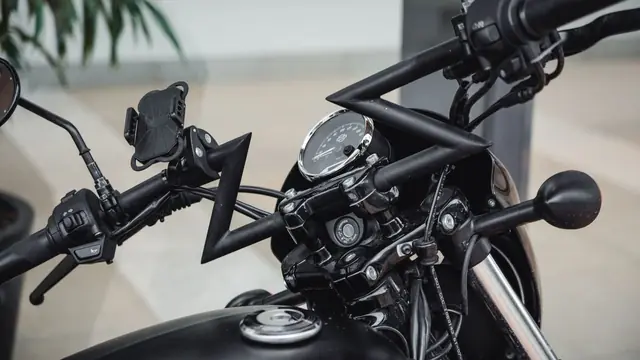 Manillar de moto con soporte para el móvil